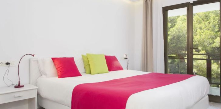 Atostogos Ispanija – apsistokite viešbutyje GUYA WAVE HOTEL