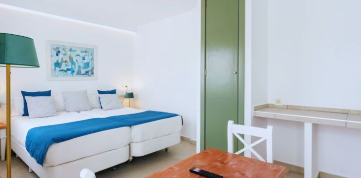 Apsistokite GUYA WAVE HOTEL viešbutyje už gerą kainą.