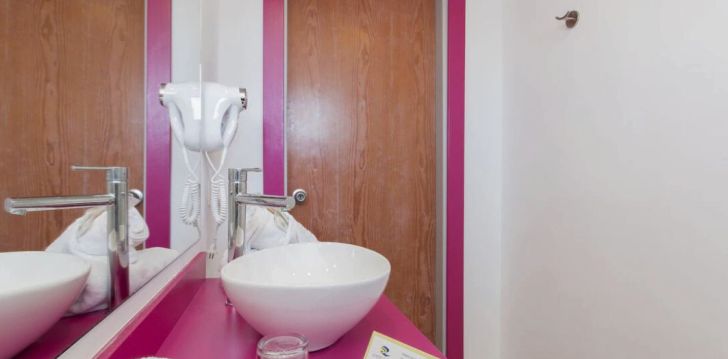 Patogus viešbutis jūsų kelionei – 3* GUYA WAVE HOTEL