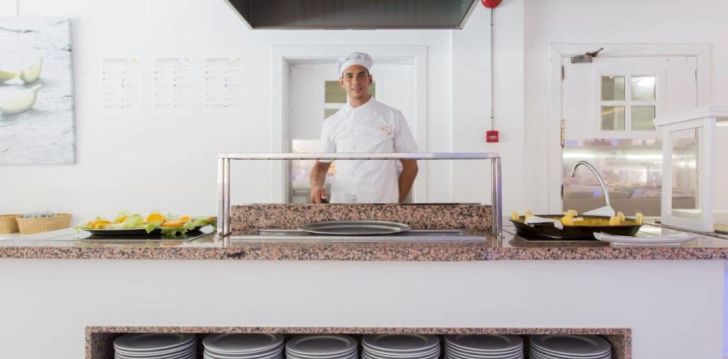 Tavęs laukia poilsis Ispanija įsikūrusiame GUYA WAVE HOTEL