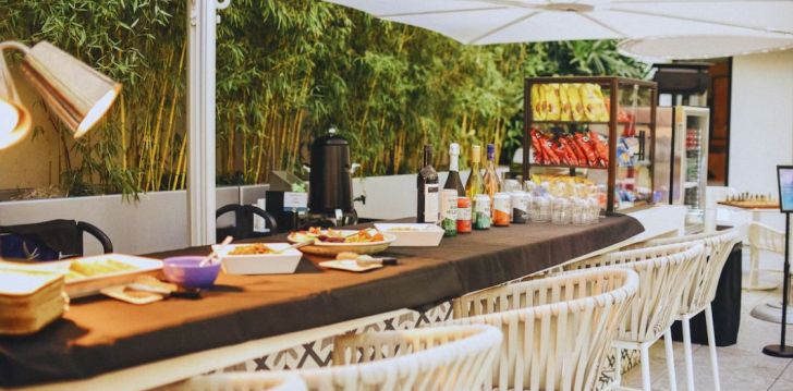 tavęs laukia poilsis JAV įsikūrusiame THE GODFREY HOTEL HOLLYWOOD
