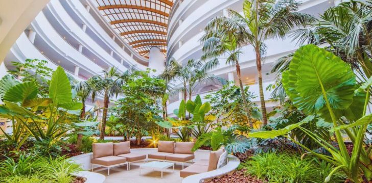 apsistokite RAMLA BAY RESORT viešbutyje už gerą kainą.