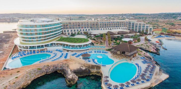 apsistokite RAMLA BAY RESORT viešbutyje už gerą kainą. 