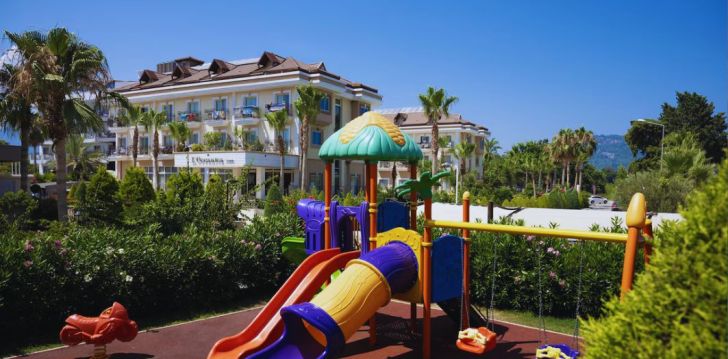 apsistokite LOCEANICA BEACH RESORT HOTEL viešbutyje už gerą kainą.