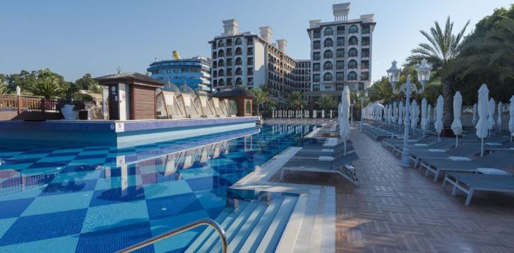Viešbutis QUATTRO BEACH SPA & RESORT HOTEL įsikūręs Turkija. 