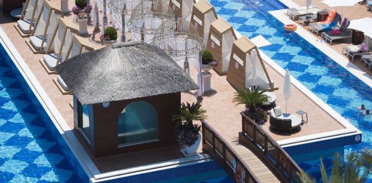 Jaukus viešbutis QUATTRO BEACH SPA & RESORT HOTEL, jūsų atostogoms