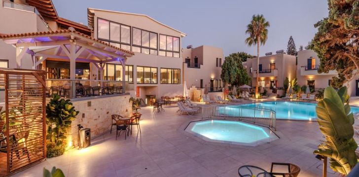 BLUE AEGEAN HOTEL AND SUITES - klientų vertinamas, kaip geras kainos ir kokybės santykis. 