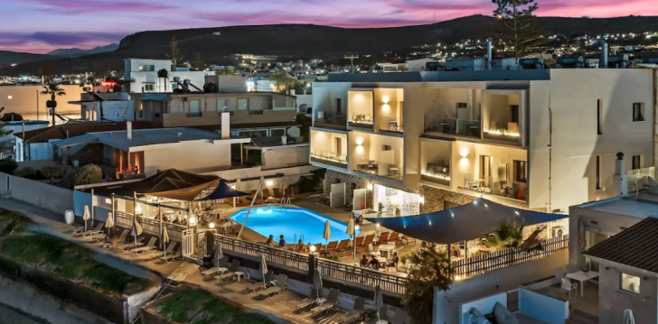 apsistokite SUNSET BEACH KOKKINI HANI viešbutyje už gerą kainą.