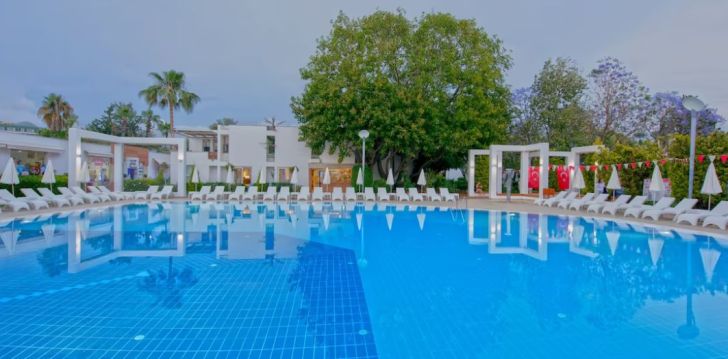 tavęs laukia poilsis Turkija įsikūrusiame CLUB KASTALIA HOLIDAY VILLAGE