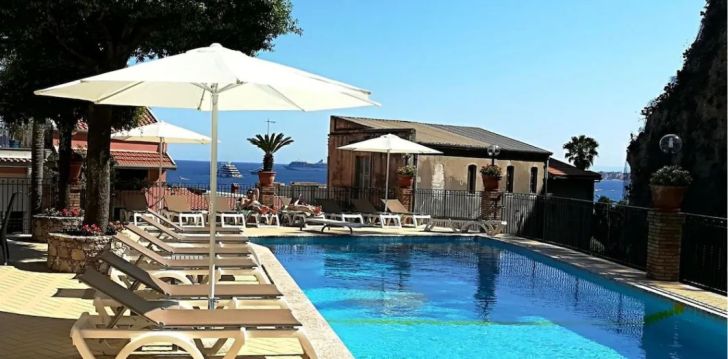 Apsistokite HOTEL CORALLO viešbutyje už gerą kainą. 