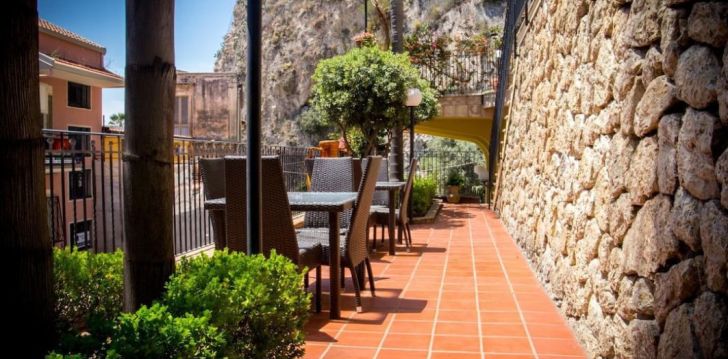 rinkitės viešbutį HOTEL CORALLO kelionei į Italija
