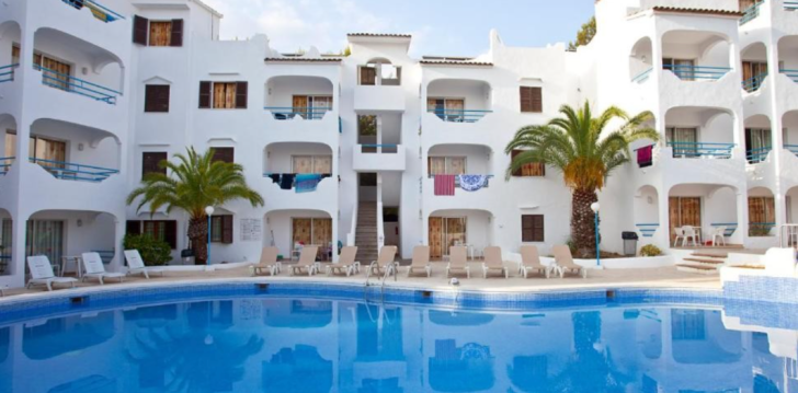 planuoji kelionę į Ispanija? apsistokite 2 viešbutyje APARTAMENTOS EUROPA. 