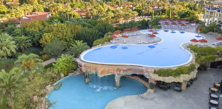 rinkitės viešbutį STARLIGHT RESORT HOTEL kelionei į Turkija