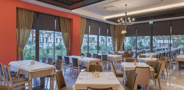 apgyvendinimas 5* SEASHELL VEGA HOTEL