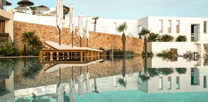 apsistokite MITSIS RINELA BEACH RESORT & SPA viešbutyje už gerą kainą.