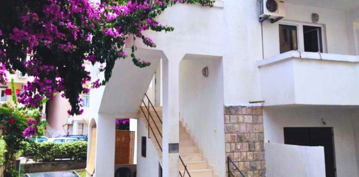 apsistokite GUEST HOUSE VIOLET viešbutyje už gerą kainą. 