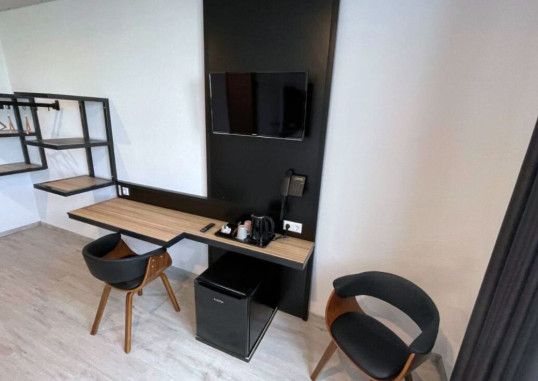 YEBS HOTEL 4