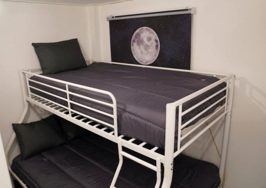APOLLO GUESTHOUSE 5