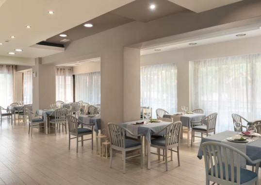 MATOULA BEACH HOTEL 3
