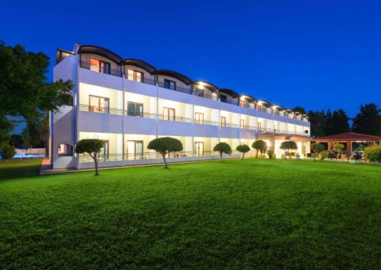 MATOULA BEACH HOTEL 4