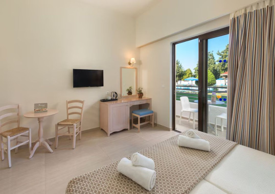 MATOULA BEACH HOTEL 25