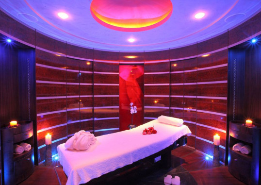 AMUS HOTEL & SPA 10
