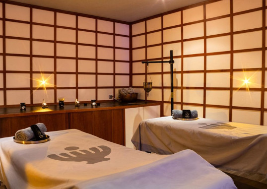 AMUS HOTEL & SPA 13