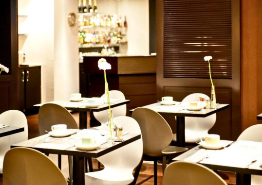 NEW HOTEL CHARLEMAGNE 9