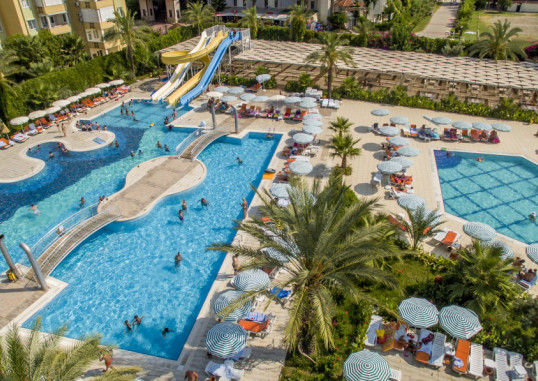 HEDEF RESORT HOTEL & SPA 1