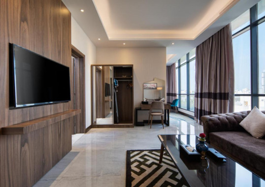 GLADIOLUS HOTEL 13
