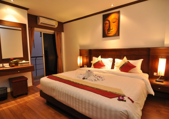 HEMINGWAY'S HOTEL 20