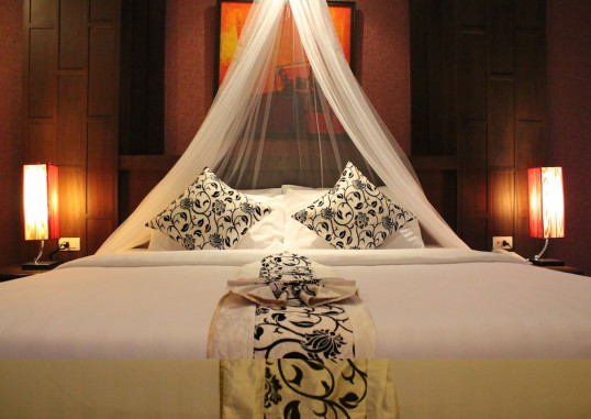 HEMINGWAY'S HOTEL 23