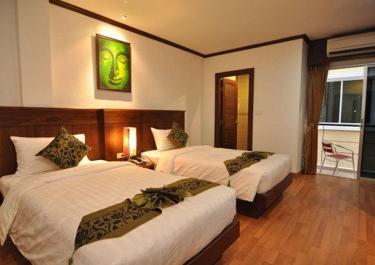 HEMINGWAY'S HOTEL 27