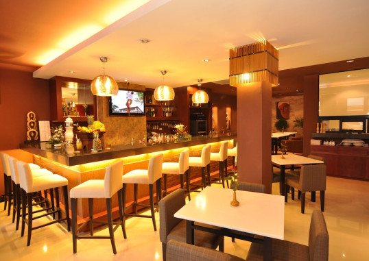 HEMINGWAY'S HOTEL 7