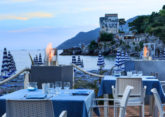 LLOYD'S BAIA HOTEL 8