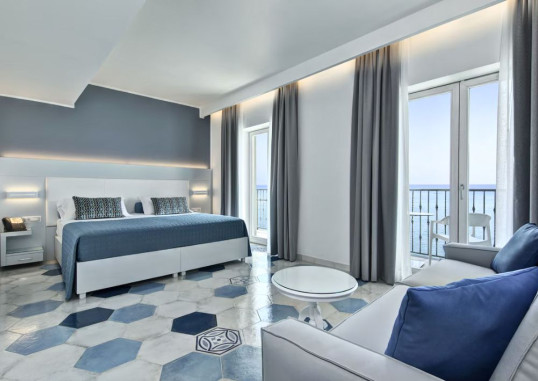 LLOYD'S BAIA HOTEL 13