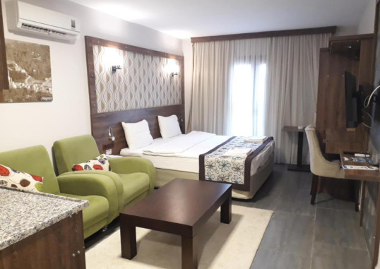 DOLPHIN APART & HOTEL 10