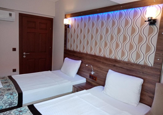 DOLPHIN APART & HOTEL 19