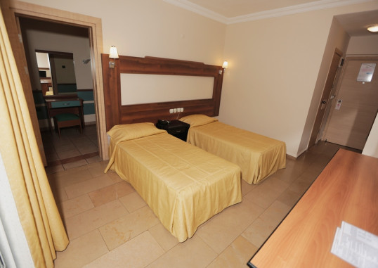 CLUB MUNAMAR BEACH RESORT 25