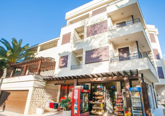 APARTMENTS AZUR 4