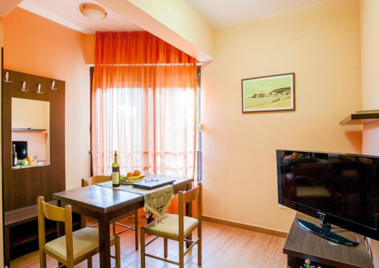 APARTMENTS AZUR 7