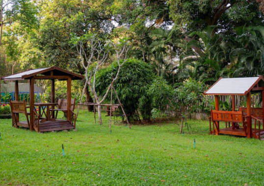 HILLSIDE RESORT 8