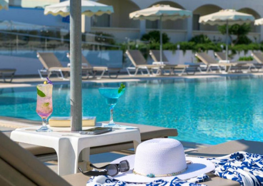 NIRIIDES BEACH HOTEL 4