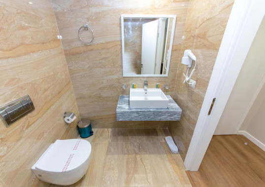 CLASS HOTEL 17