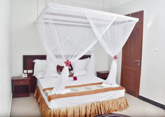 SEA CREST HOTEL 3