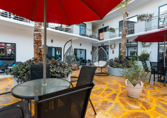 CANARY HOTEL & SPA 9