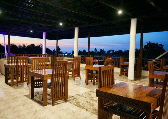 GOLDEN NUNGWI HOTEL 13