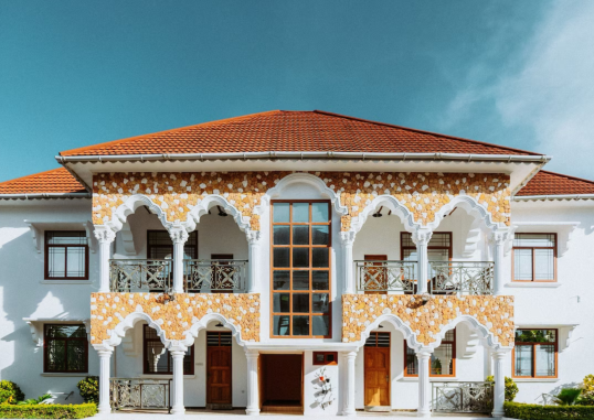 SUNNY PALMS BEACH BUNGALOWS 1