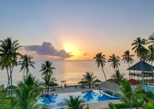 SUNNY PALMS BEACH BUNGALOWS 5