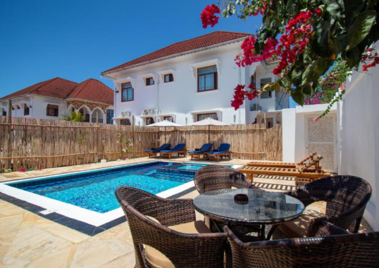 SUNNY PALMS BEACH BUNGALOWS 14